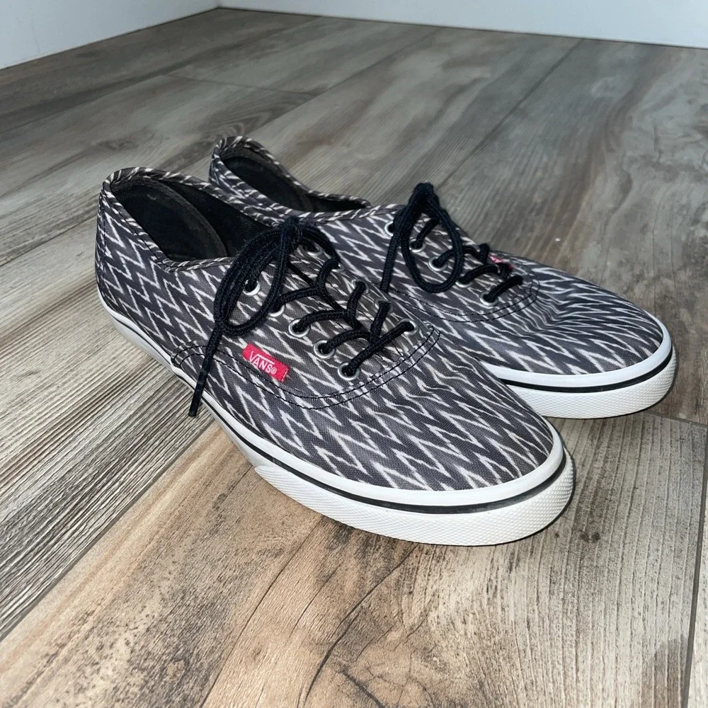 Vans Unisex-Adult Chevron Print Sneakers, blkgray,‎ M 6— W 7.5